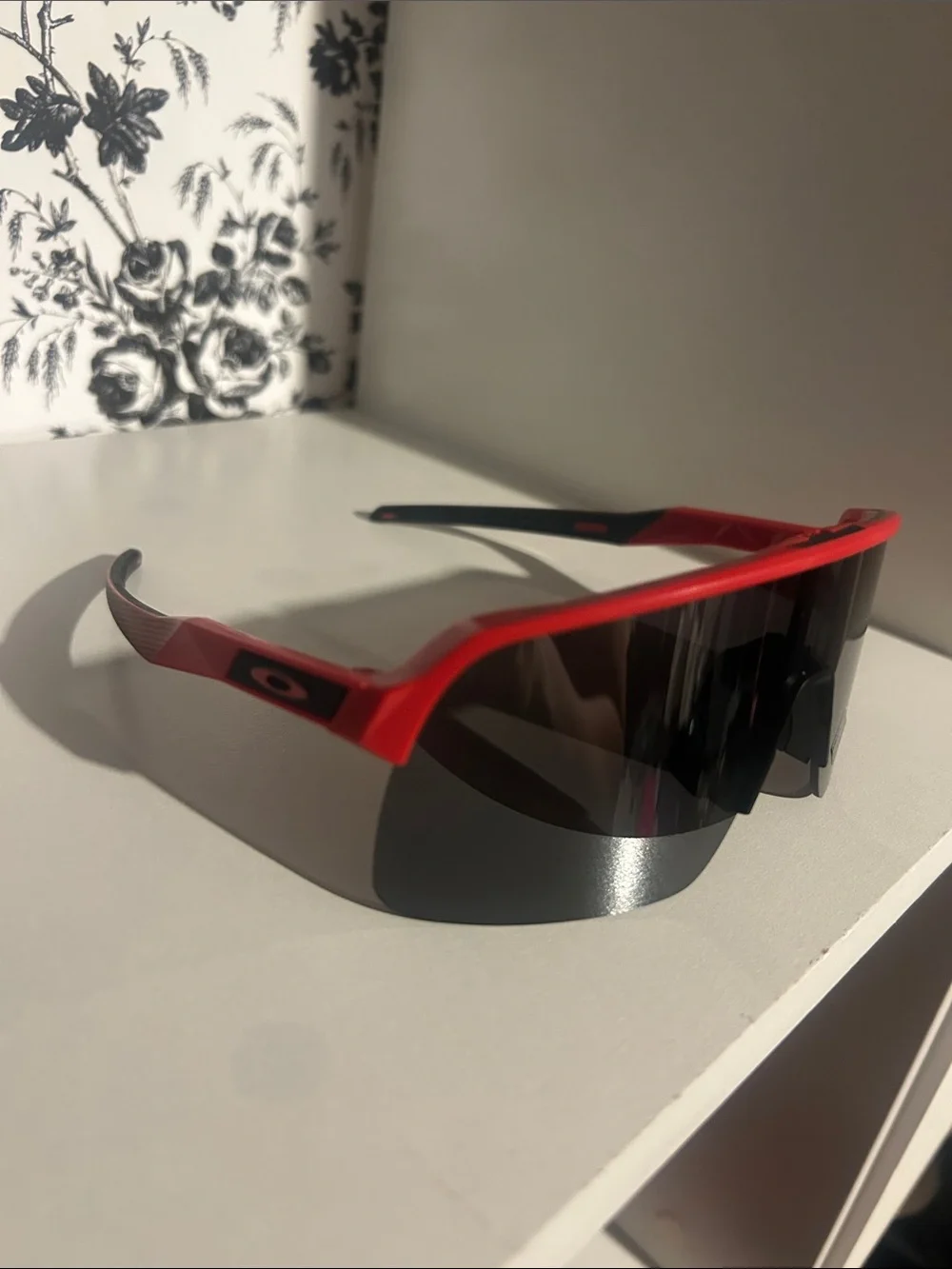 Oakley sutro lite